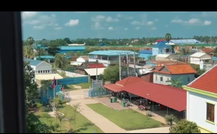 ទិដ្ឋភាពទូទៅនៃបរិវេណព្រះវិហារ និងវិទ្យាស្ថាន
